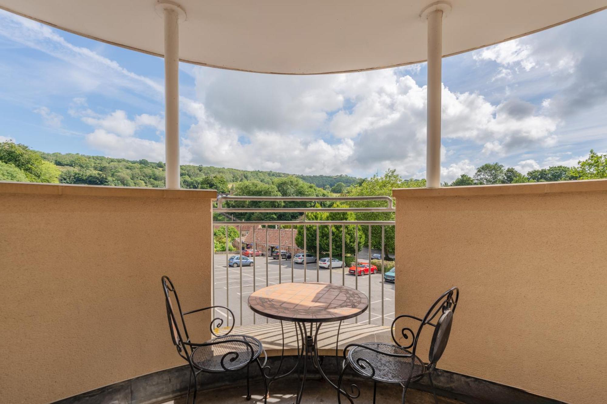 Wookey Hole Hotel 3*